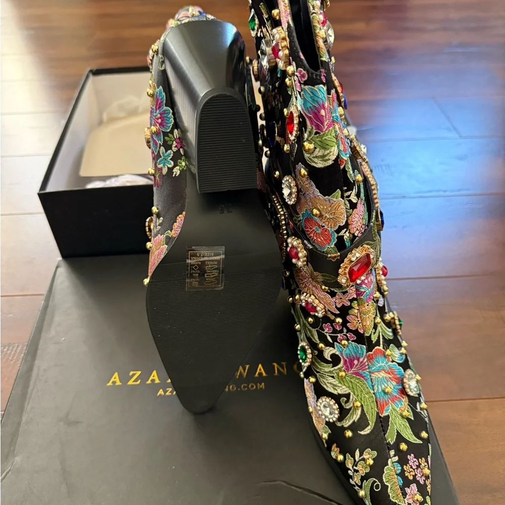 Floral Embellished Heeled Boots - Picture 4 of 5